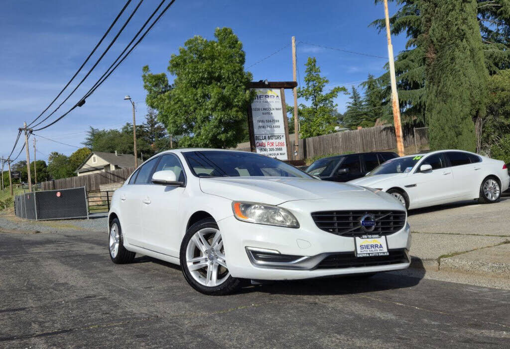 2015 VOLVO S60