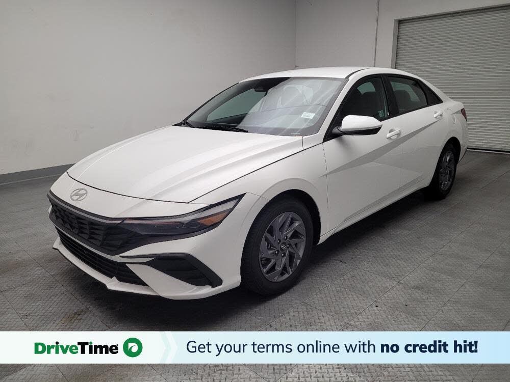 2024 HYUNDAI Elantra