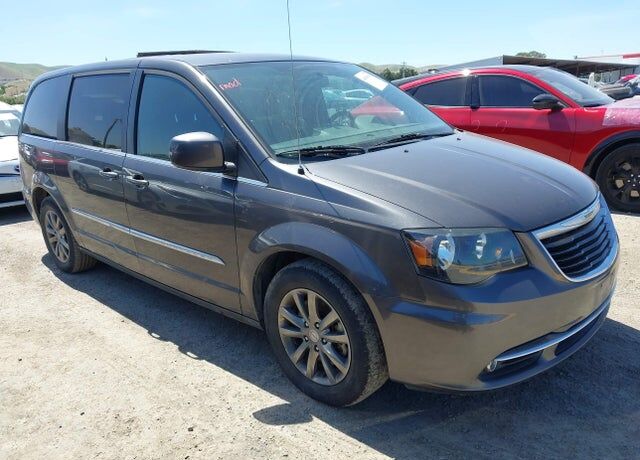 2015 CHRYSLER Town and Country