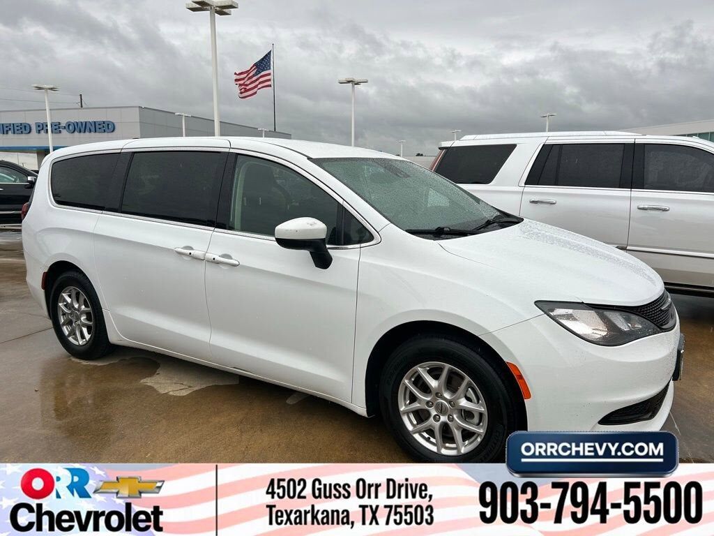 2023 CHRYSLER Voyager