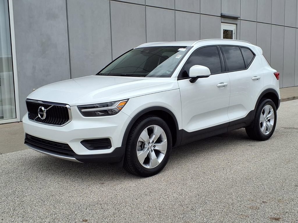 2020 VOLVO XC40