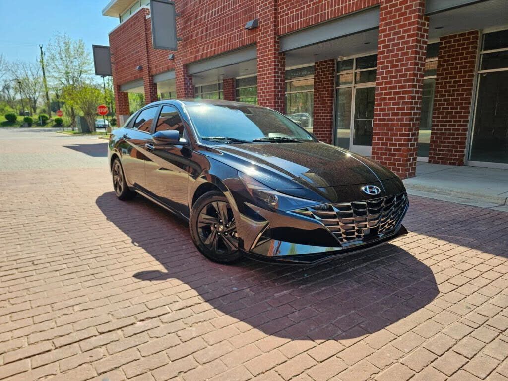 2021 HYUNDAI Elantra