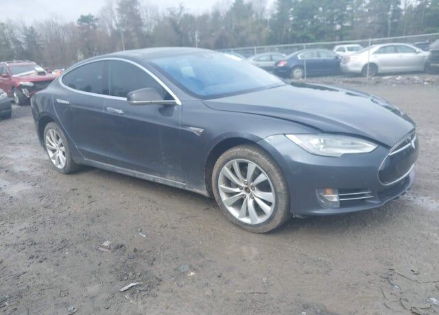 2015 TESLA Model S