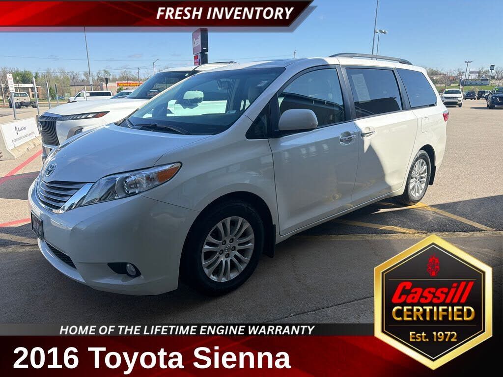 2016 TOYOTA Sienna