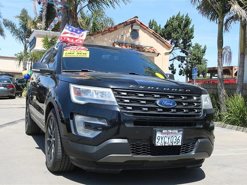 2017 FORD Explorer