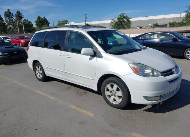 2004 TOYOTA Sienna
