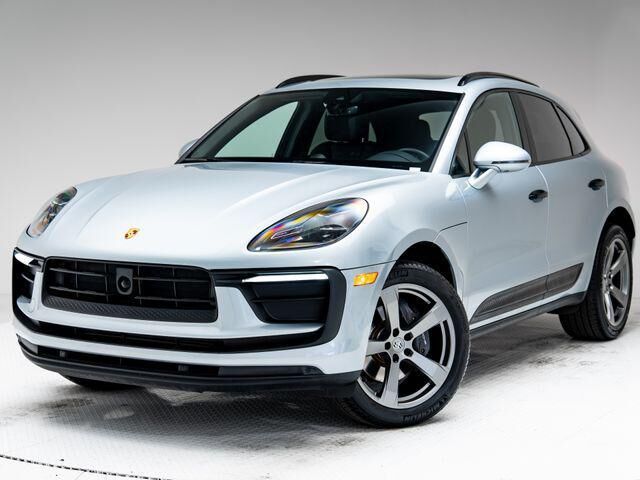 2023 PORSCHE Macan