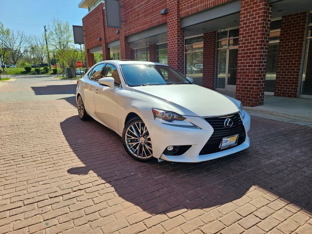 2016 LEXUS IS