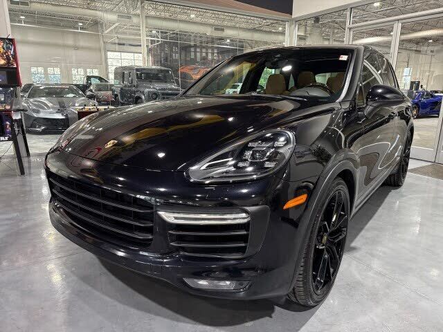 2015 PORSCHE Cayenne