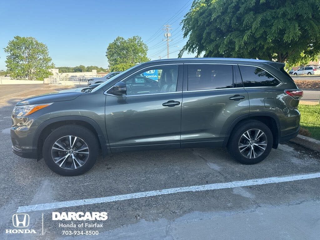 2016 TOYOTA Highlander