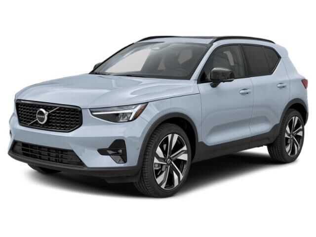 2026 VOLVO XC40