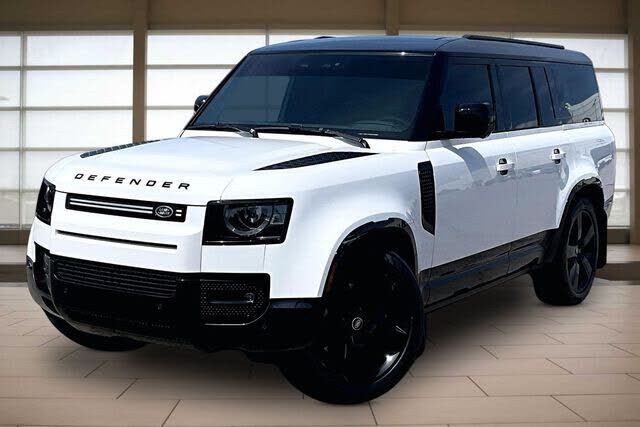 2024 LAND ROVER Defender