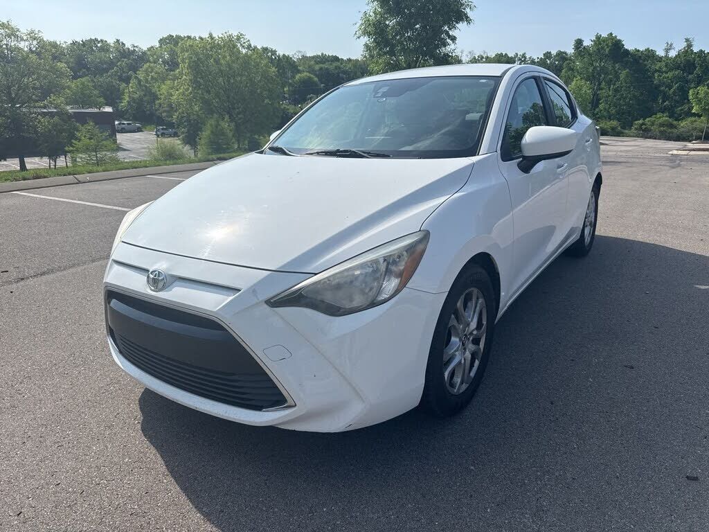 2017 TOYOTA Yaris