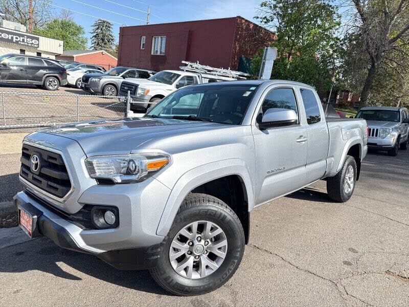 2017 TOYOTA Tacoma