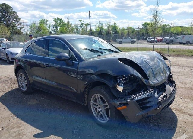 2018 PORSCHE Macan
