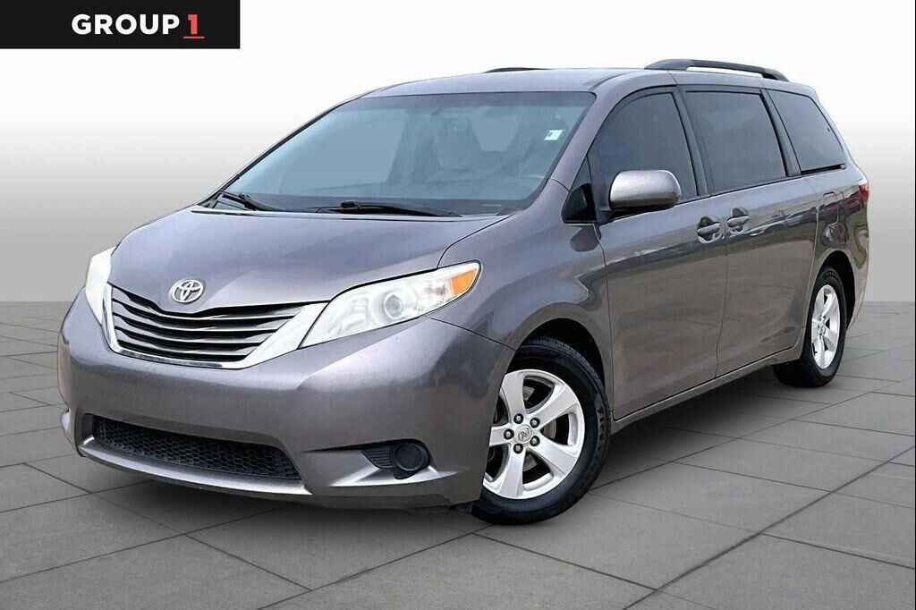 2015 TOYOTA Sienna