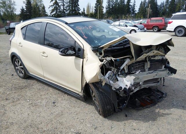 2018 TOYOTA Prius