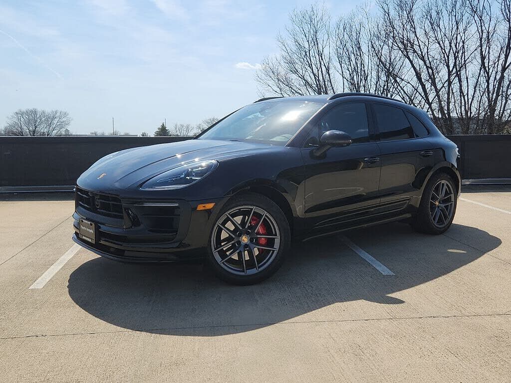 2025 PORSCHE Macan