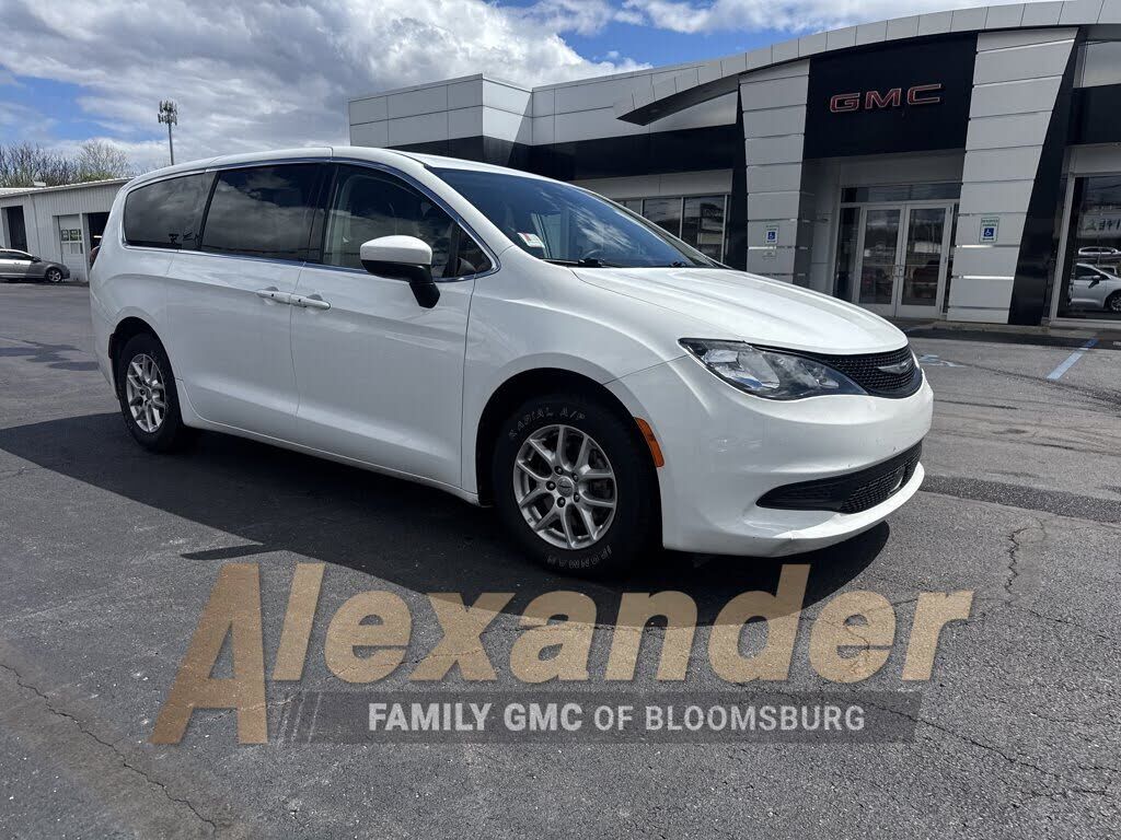 2023 Chrysler Voyager