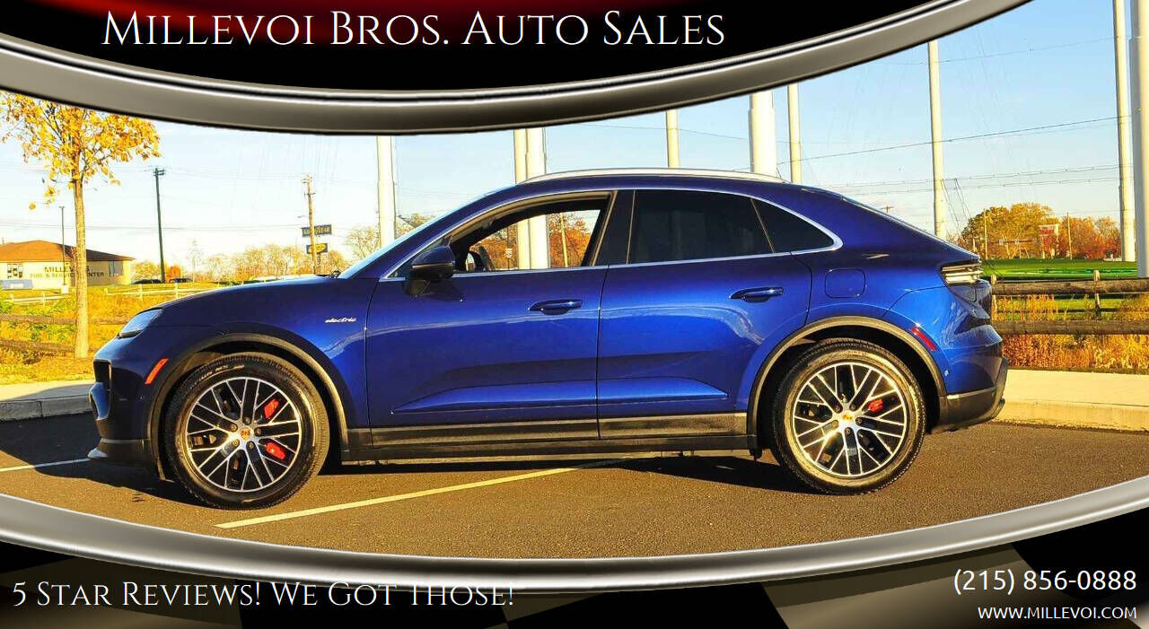 2025 PORSCHE Macan