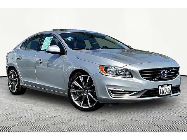 2015 VOLVO S60