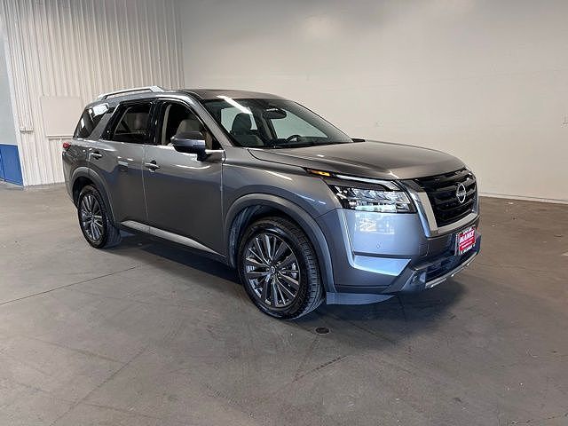 2022 NISSAN Pathfinder