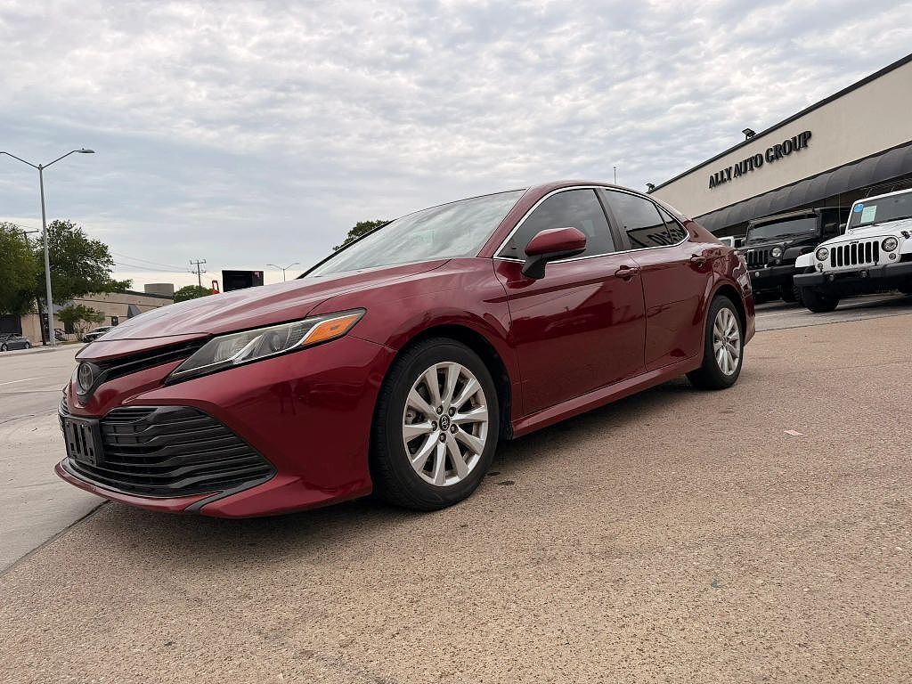 2019 TOYOTA Camry