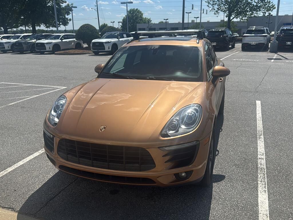 2015 PORSCHE Macan