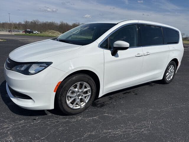 2023 CHRYSLER Voyager