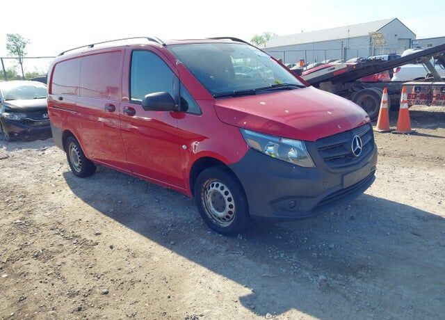 2016 MERCEDES-BENZ METRIS
