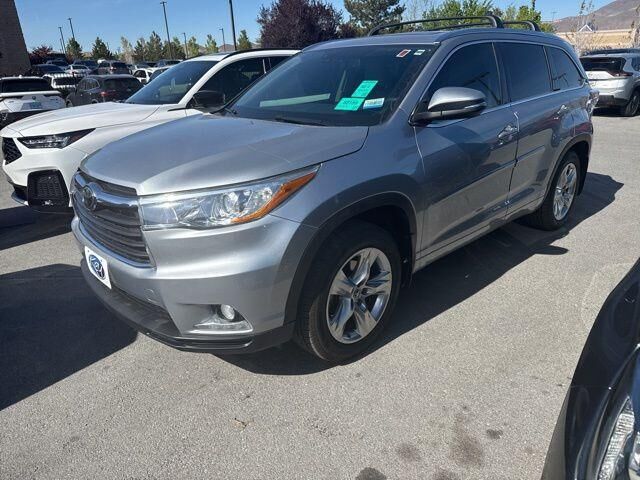 2016 TOYOTA Highlander