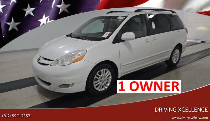 2010 TOYOTA Sienna