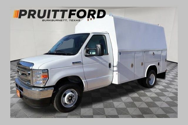 2026 FORD E-350