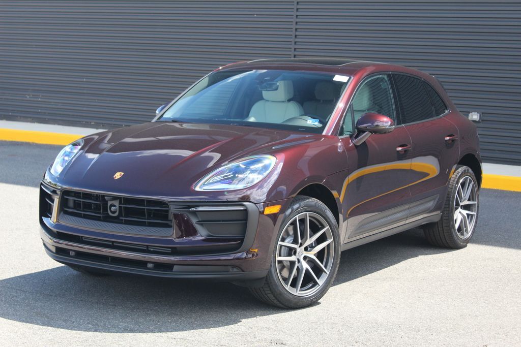 2026 PORSCHE Macan