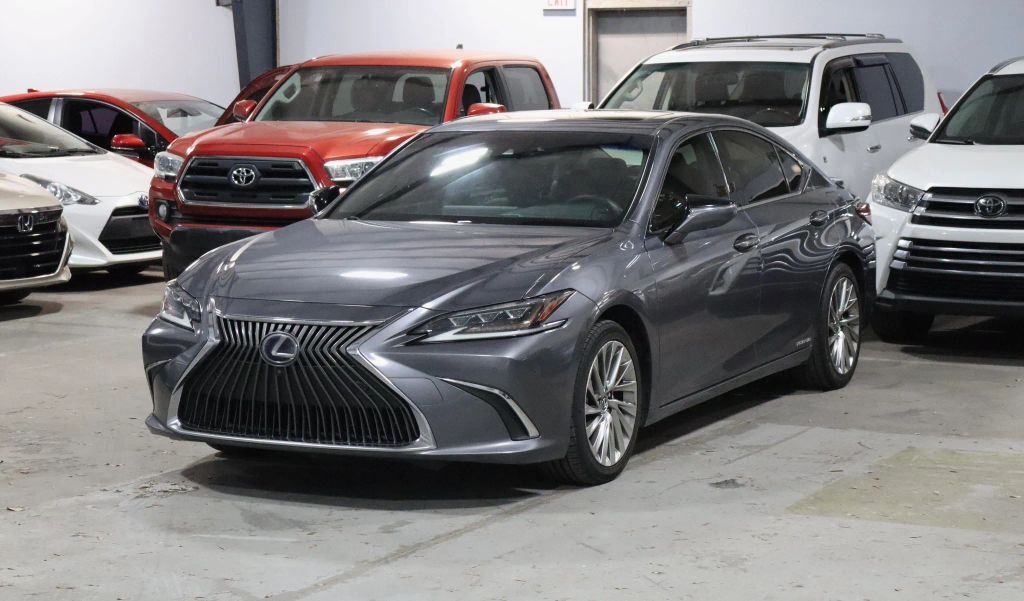 2019 LEXUS ES