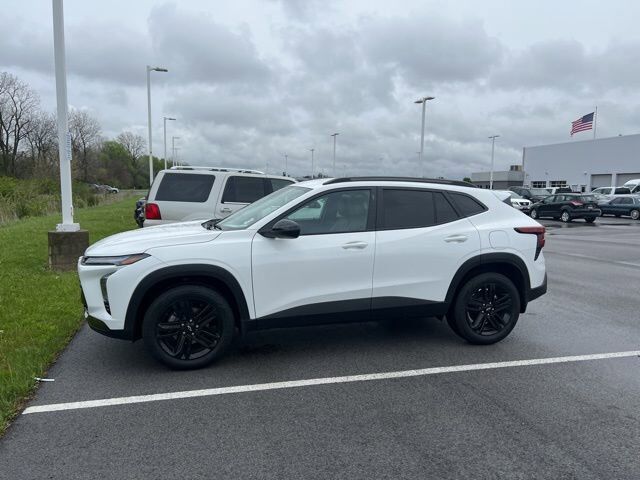 2025 CHEVROLET Trax