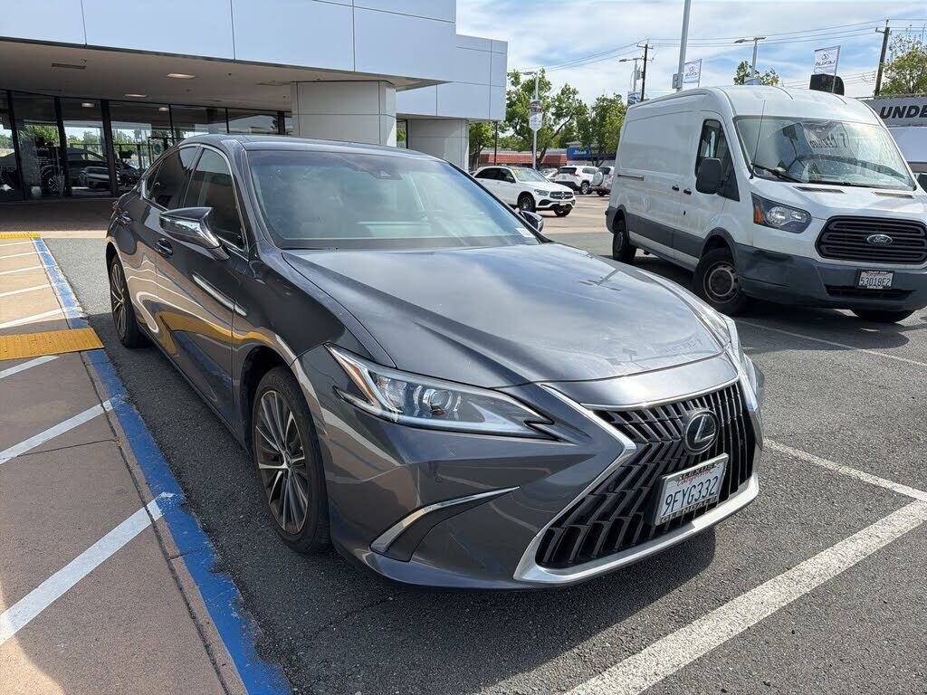 2023 LEXUS ES
