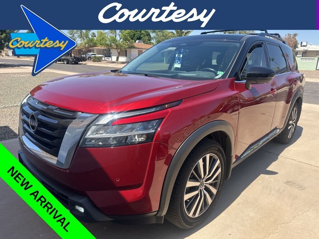 2022 NISSAN Pathfinder