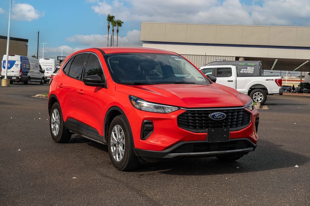 2024 FORD Escape