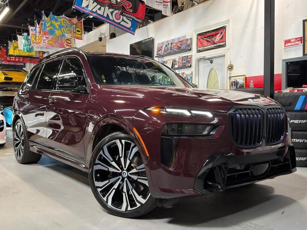 2023 BMW X7