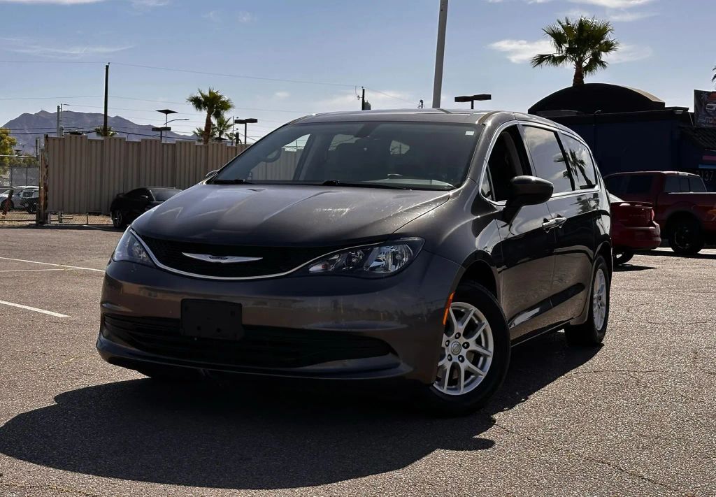 2020 CHRYSLER Voyager