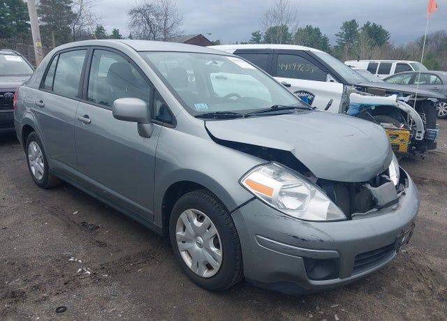 2011 NISSAN Versa