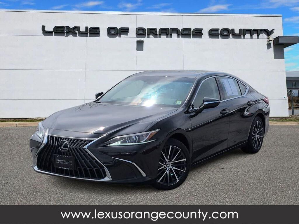 2025 LEXUS ES
