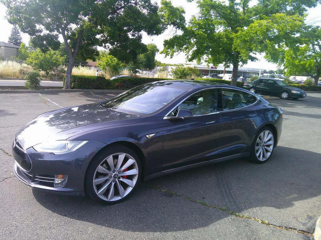 2015 TESLA Model S