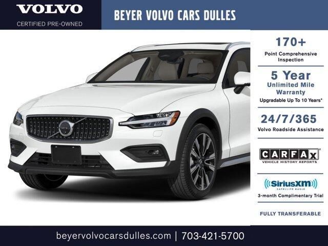 2025 VOLVO V60CC