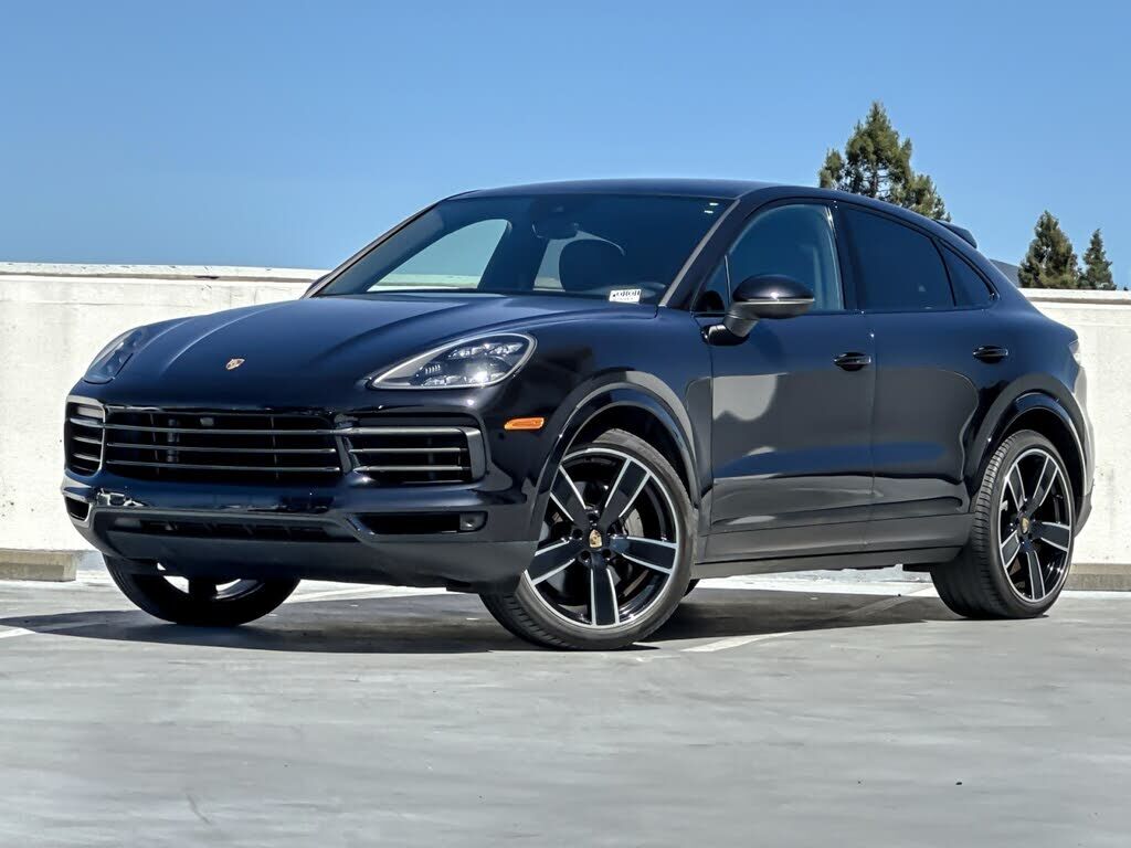 2022 PORSCHE Cayenne