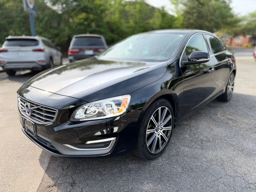 2017 VOLVO S60