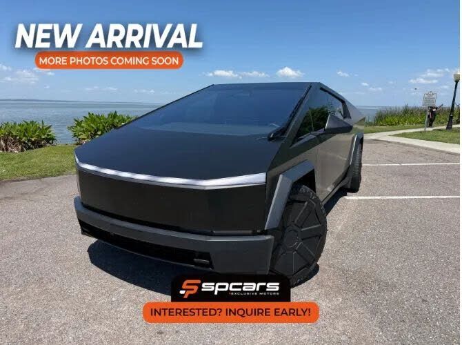 2024 TESLA Cybertruck