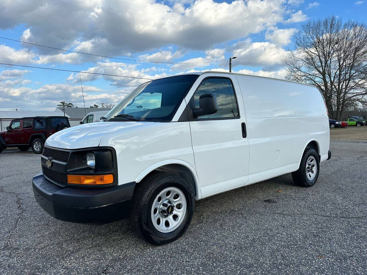 2011 CHEVROLET Express