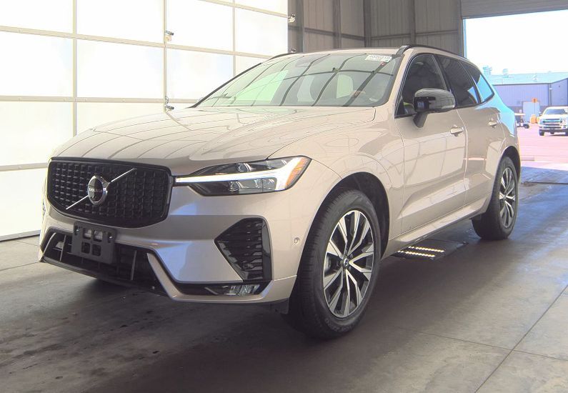 2025 VOLVO XC60